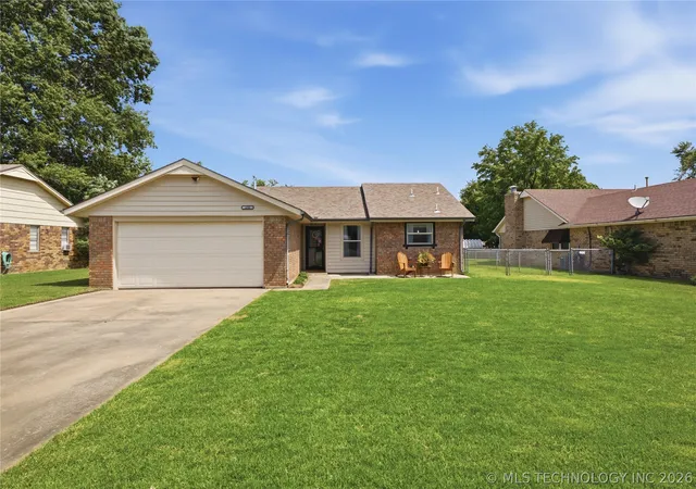 Homes for sale in Muskogee, OK | 426 Burbank St, Muskogee, OK 74403 | MLS# 2622136