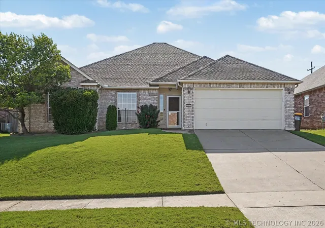 1st image of 3923 S 216th Eastavenue, Broken Arrow, OK 74014 | MLS# 2622192