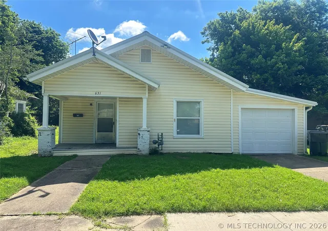 Homes for sale in Okmulgee, OK | 631 S Alabama Ave, Okmulgee, OK 74447 | MLS# 2622033
