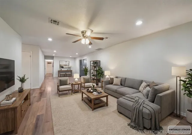 Photo 4 of Sale Pending at 1335 N Mcfarland Pl, Claremore, OK 74017 | MLS# 2622228 | Listing updated on 2026-09-24