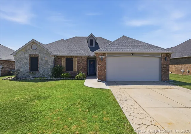 Homes for sale in Collinsville, OK | 11915 N 108th Eastavenue, Collinsville, OK 74021 | MLS# 2621325