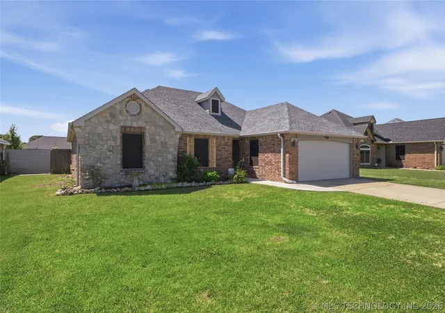 Homes for sale in Collinsville, OK | 11915 N 108Th Eastavenue, Collinsville, OK 74021 | MLS# 2621325
