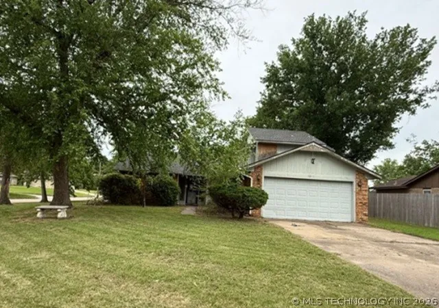 Homes for sale in Muskogee, OK | 100 S Crabtree Rd, Muskogee, OK 74403 | MLS# 2622249