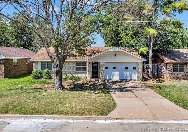 Photo 1 of Sale Pending at 413 Northwest 15th, Ardmore, OK 73401 | MLS# 2622286 | Listing updated on 2026-10-06