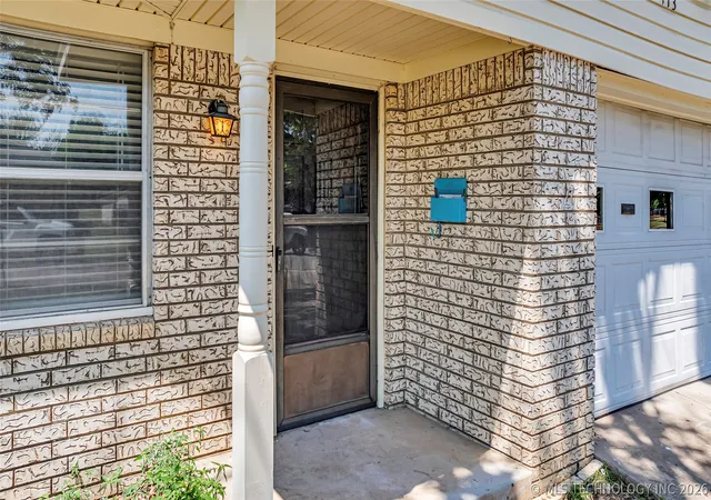 Photo 2 of Sale Pending at 413 Northwest 15th, Ardmore, OK 73401 | MLS# 2622286 | Listing updated on 2026-10-06