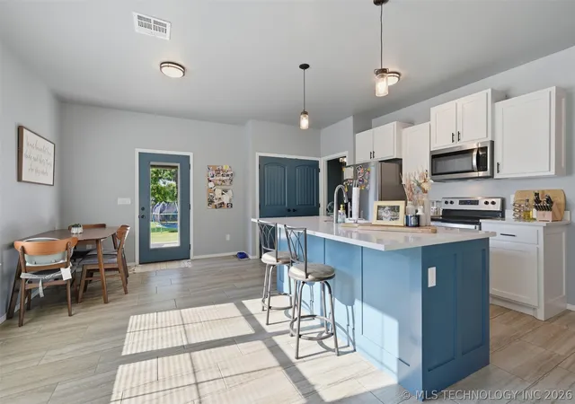 Photo 3 of Single family home for sale at 900 East 6th, Ada, OK 74820 | MLS# 2622290 | Listing updated on 2026-08-20
