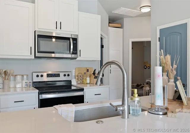 Photo 3 of Single family home for sale at 900 East 6th, Ada, OK 74820 | MLS# 2622290 | Listing updated on 2026-08-20