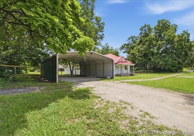 Homes for sale in Nowata, OK | 235 S Hickory St, Nowata, OK 74048 | MLS# 2622295