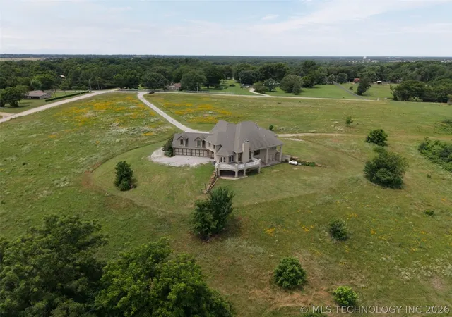 Homes for sale in Miami, OK | 10980 S 590 Rd, Miami, OK 74354 | MLS# 2514863