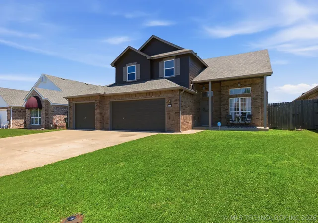 Photo 3 of Sale Pending at 4617 S 194th Eastavenue, Broken Arrow, OK 74014 | MLS# 2622250 | Listing updated on 2026-08-20