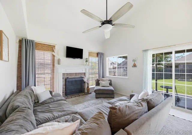 Photo 4 of Sale Pending at 4617 S 194th Eastavenue, Broken Arrow, OK 74014 | MLS# 2622250 | Listing updated on 2026-08-20