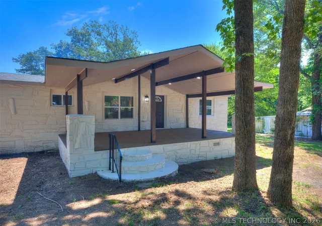 Photo 3 of Sale Pending at 421065 E 1174 Road, Eufaula, OK 74432 | MLS# 2622252 | Listing updated on 2026-09-19