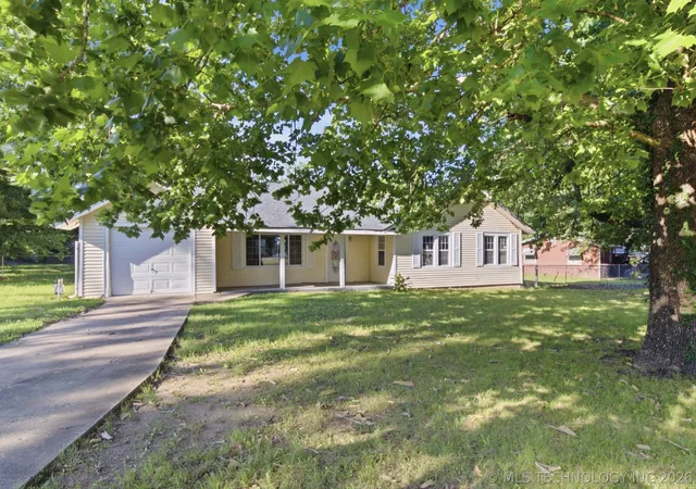 Homes for sale in Beggs, OK | 401 E Main St, Beggs, OK 74421 | MLS# 2621021