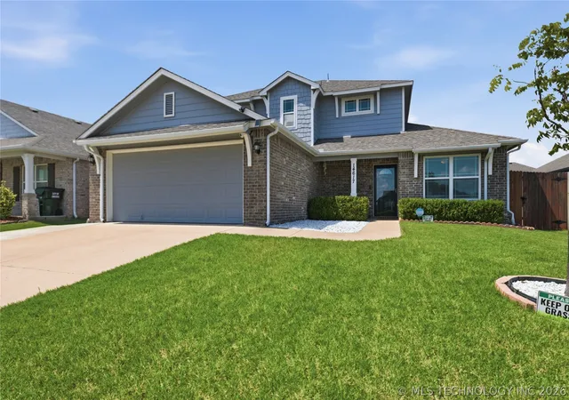 Photo 2 of Sale Pending at 14617 E 112th Place, Owasso, OK 74055 | MLS# 2622326 | Listing updated on 2026-08-20
