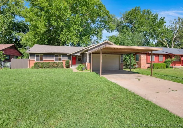 Homes for sale in Bartlesville, OK | 421 Yale Dr, Bartlesville, OK 74006 | MLS# 2601934