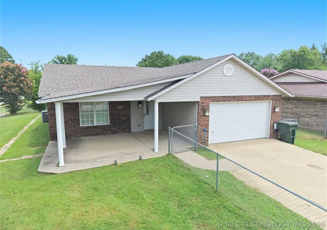 Photo 3 of Sale Pending at 1122 Green St, Sallisaw, OK 74955 | MLS# 2622333 | Listing updated on 2026-08-20