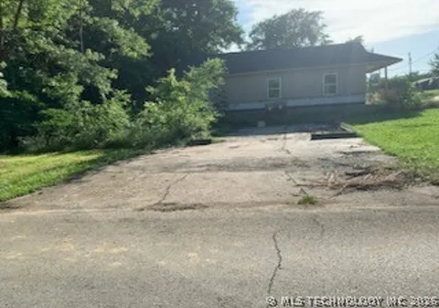 Photo 3 of Land for sale at 522 N Bristow Ave, Coweta, OK 74429 | MLS# 2621405 | Listing updated on 2026-06-23