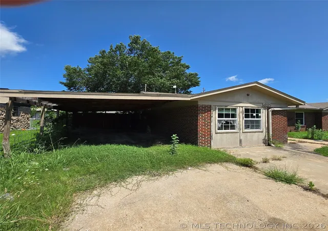 Homes for sale in Bartlesville, OK | 425 Nw Oak Park Rd, Bartlesville, OK 74003 | MLS# 2622149
