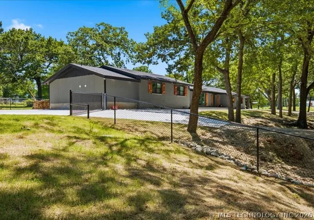 2nd image of 106 S New Bethel, Ada, OK 74820 | MLS# 2622385