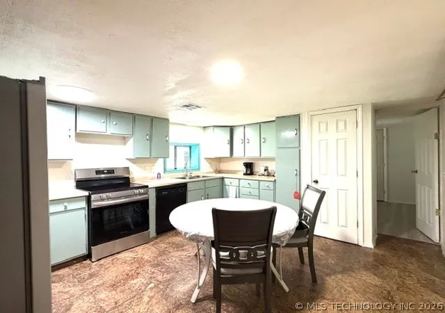 Photo 4 of Manufactured home for sale at 131 W 58th Street S, Muskogee, OK 74401 | MLS# 2622452 | Listing updated on 2026-08-20