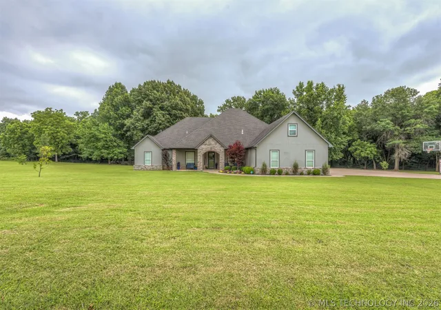 Photo 2 of Single family home for sale at 16911 S 321st Eastavenue, Coweta, OK 74429 | MLS# 2622160 | Listing updated on 2026-08-28