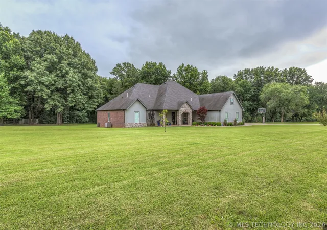 Photo 3 of Single family home for sale at 16911 S 321st Eastavenue, Coweta, OK 74429 | MLS# 2622160 | Listing updated on 2026-08-28