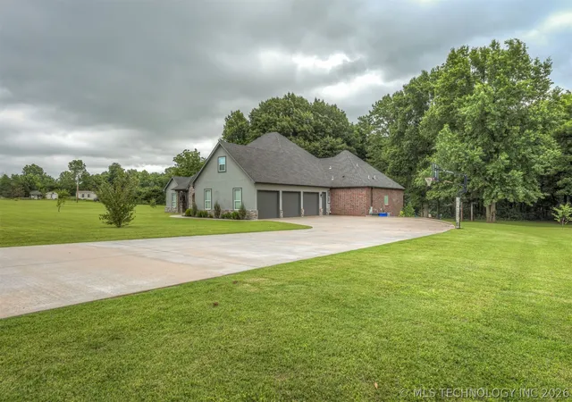 Photo 3 of Single family home for sale at 16911 S 321st Eastavenue, Coweta, OK 74429 | MLS# 2622160 | Listing updated on 2026-08-28