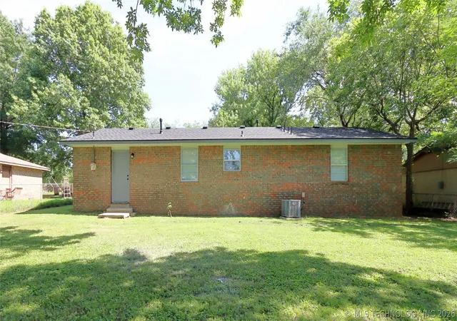 Homes for sale in Wagoner, OK | 1004 Ne 9Th St, Wagoner, OK 74467 | MLS# 2622372