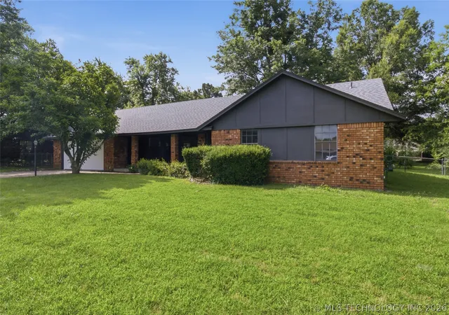 3rd image of 25302 E 64Th St S, Broken Arrow, OK 74014 | MLS# 2621960