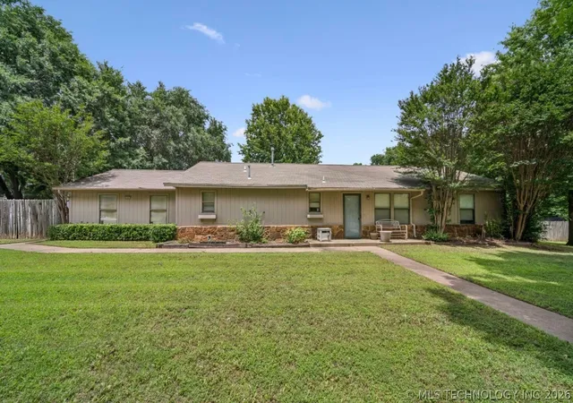 Homes for sale in Broken Arrow, OK | 25001 E 110th St S, Broken Arrow, OK 74014 | MLS# 2622307