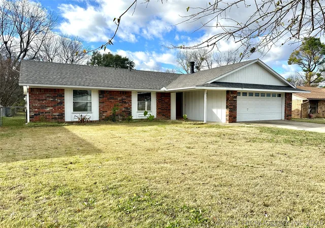 Homes for sale in Mc Alester, OK | 1931 Green Meadows Dr, Mc Alester, OK 74501 | MLS# 2622484