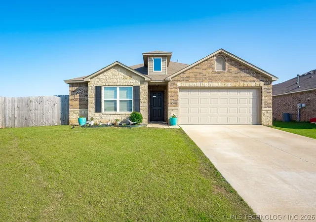 Homes for sale in Perkins, OK | 408 E Mangold St, Perkins, OK 74059 | MLS# 2622465