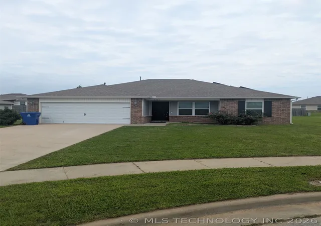 Homes for sale in Broken Arrow, OK | 1521 S 29th Ct, Broken Arrow, OK 74014 | MLS# 2622442