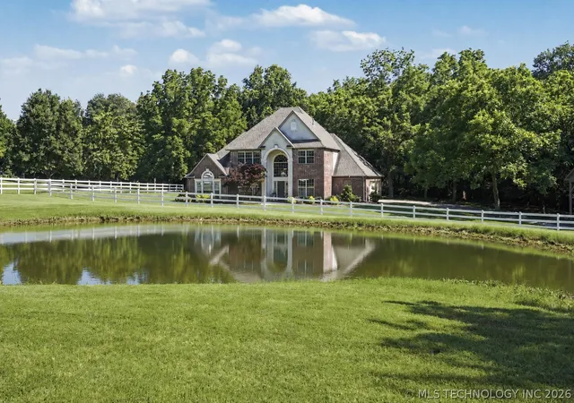Photo 1 of Single family home for sale at 2325 W Lowry Rd, Claremore, OK 74017 | MLS# 2622514 | Listing updated on 2026-08-25