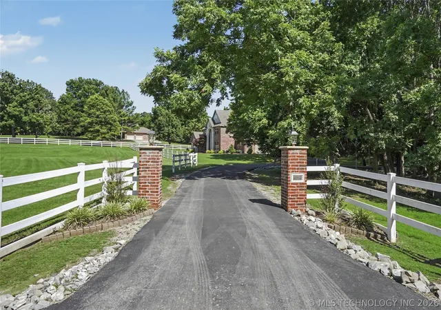 Photo 2 of Single family home for sale at 2325 W Lowry Rd, Claremore, OK 74017 | MLS# 2622514 | Listing updated on 2026-08-25