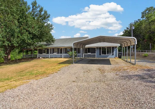 Photo 3 of Single family home for sale at 49050 Highway 112, Poteau, OK 74953 | MLS# 2622575 | Listing updated on 2026-08-20