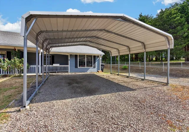 Photo 3 of Single family home for sale at 49050 Highway 112, Poteau, OK 74953 | MLS# 2622575 | Listing updated on 2026-08-20
