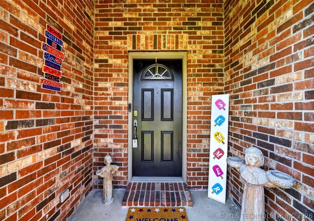 Photo 3 of Single family home for sale at 831 W 148th Street S, Glenpool, OK 74033 | MLS# 2622440 | Listing updated on 2026-07-15