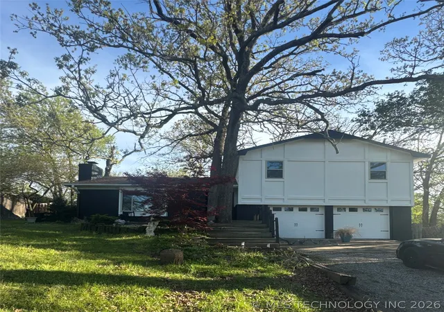 Photo 2 of Sale Pending at 14034 E Clearview Rd, Claremore, OK 74019 | MLS# 2622607 | Listing updated on 2026-08-24
