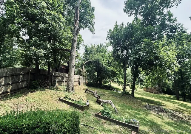 Photo 3 of Sale Pending at 14034 E Clearview Rd, Claremore, OK 74019 | MLS# 2622607 | Listing updated on 2026-08-24