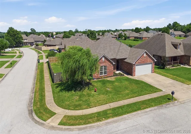 Homes for sale in Collinsville, OK | 11739 N 115th Ave E, Collinsville, OK 74021 | MLS# 2622572