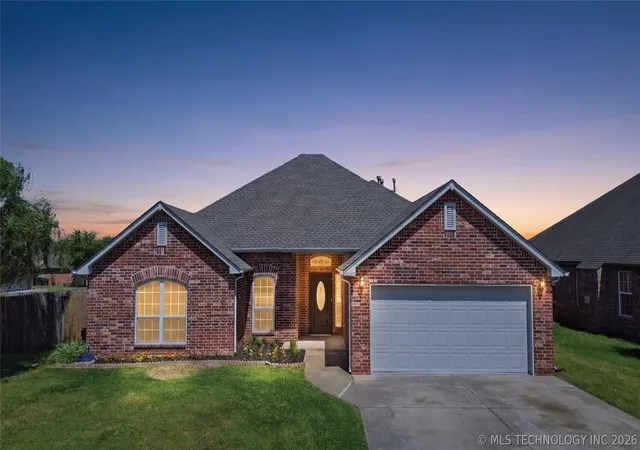Homes for sale in Collinsville, OK | 11739 N 115th Ave E, Collinsville, OK 74021 | MLS# 2622572