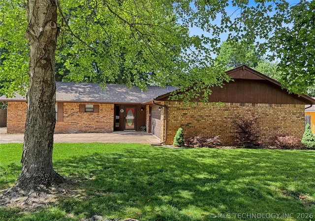 Homes for sale in Tahlequah, OK | 209 E Seneca St, Tahlequah, OK 74464 | MLS# 2622456