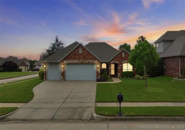 Homes for sale in Bixby, OK | 9907 E 123rd St S, Bixby, OK 74008 | MLS# 2622634