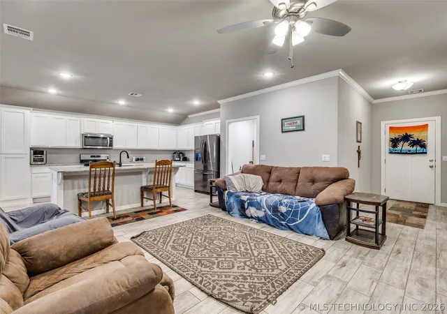 5th image of 401 W Harrison St, Chouteau, OK 74337 | MLS# 2622636