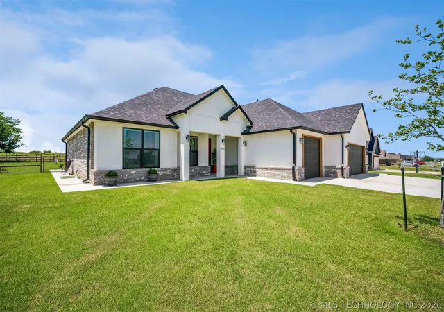Homes for sale in Collinsville, OK | 14046 N 54Th East Ave, Collinsville, OK 74021 | MLS# 2622633