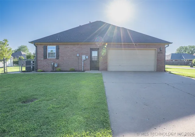 Homes for sale in Collinsville, OK | 10688 E 142Nd Ct N, Collinsville, OK 74021 | MLS# 2618117