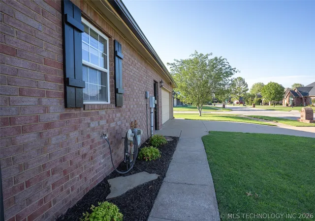 Homes for sale in Collinsville, OK | 10688 E 142Nd Ct N, Collinsville, OK 74021 | MLS# 2618117