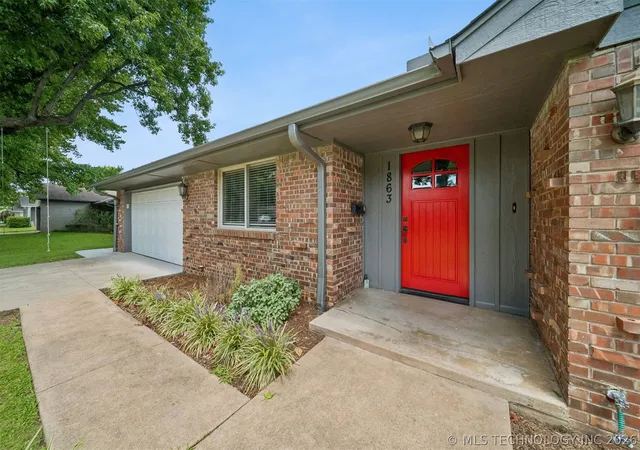 2nd image of 1863 E 57th Pl, Tulsa, OK 74105 | MLS# 2622663
