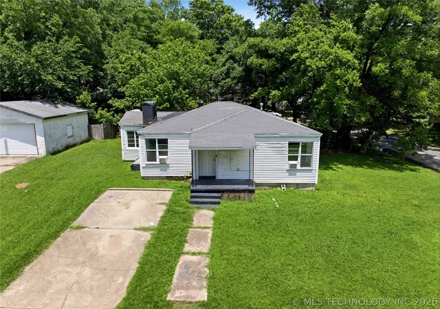 Homes for sale in Muskogee, OK | 2100 Garland St, Muskogee, OK 74401 | MLS# 2622448